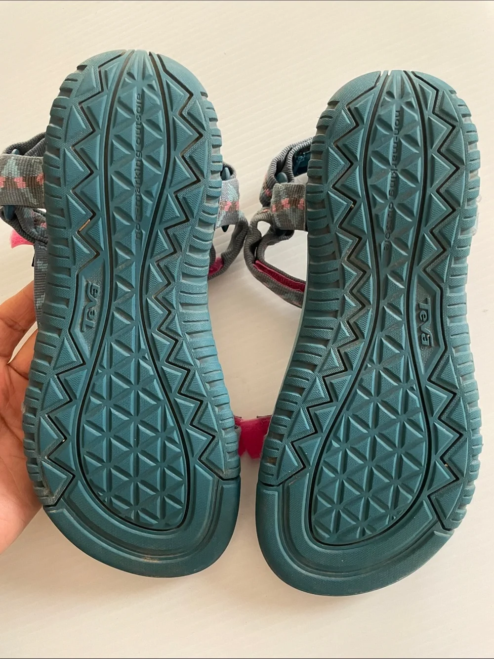 Teva Kids' Hurricane 3 Sandals in Teal and Pink Accent size: 5